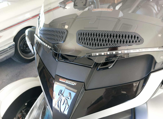 Windshield air vent for Can-Am Spyder F3T-F3LTD